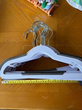 Lot of 32 Amazon Basics 12x8 White and Gray Slim Non-Slip Plastic Wall Hangers